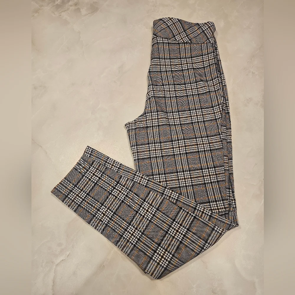 Stylish Slacks Black a Yellow Plaid - Picture 2 of 3